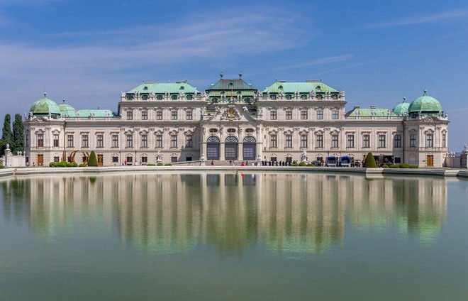 Appreciate Belvedere Palace, home to the world’s largest collection of Gustav Klimt paintings.