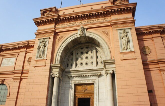 Visit the Egyptian Museum, a centerpiece of Egyptian culture. It’s home to the world’s largest collections of Pharaonic antiquities, from the treasures of Tutankhamun to mummies and ancient jewelry.