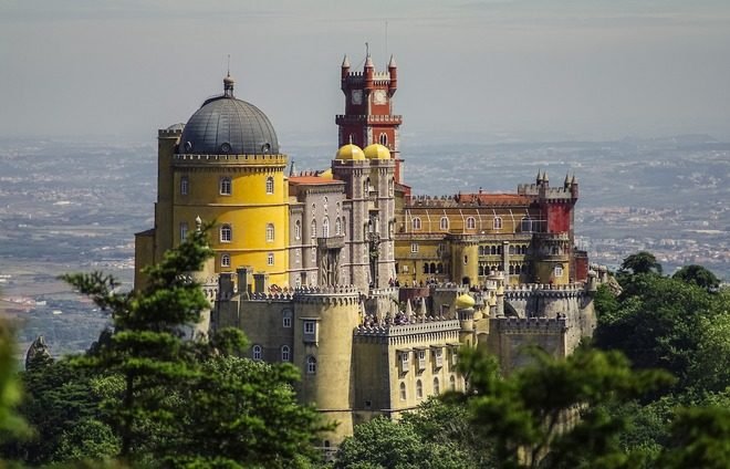 Experience the city of Sintra, the resort town of Portugal kings, perched high in the mountains.