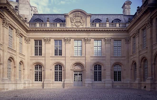 Visit Le Musee d’Art d’Histoire du Judaisme, located in Le Marais. Located in the Marais district, in one of the most beautiful mansions in Paris, the museum retraces the historical evolution of the Jewish community through their cultural heritage and traditions.